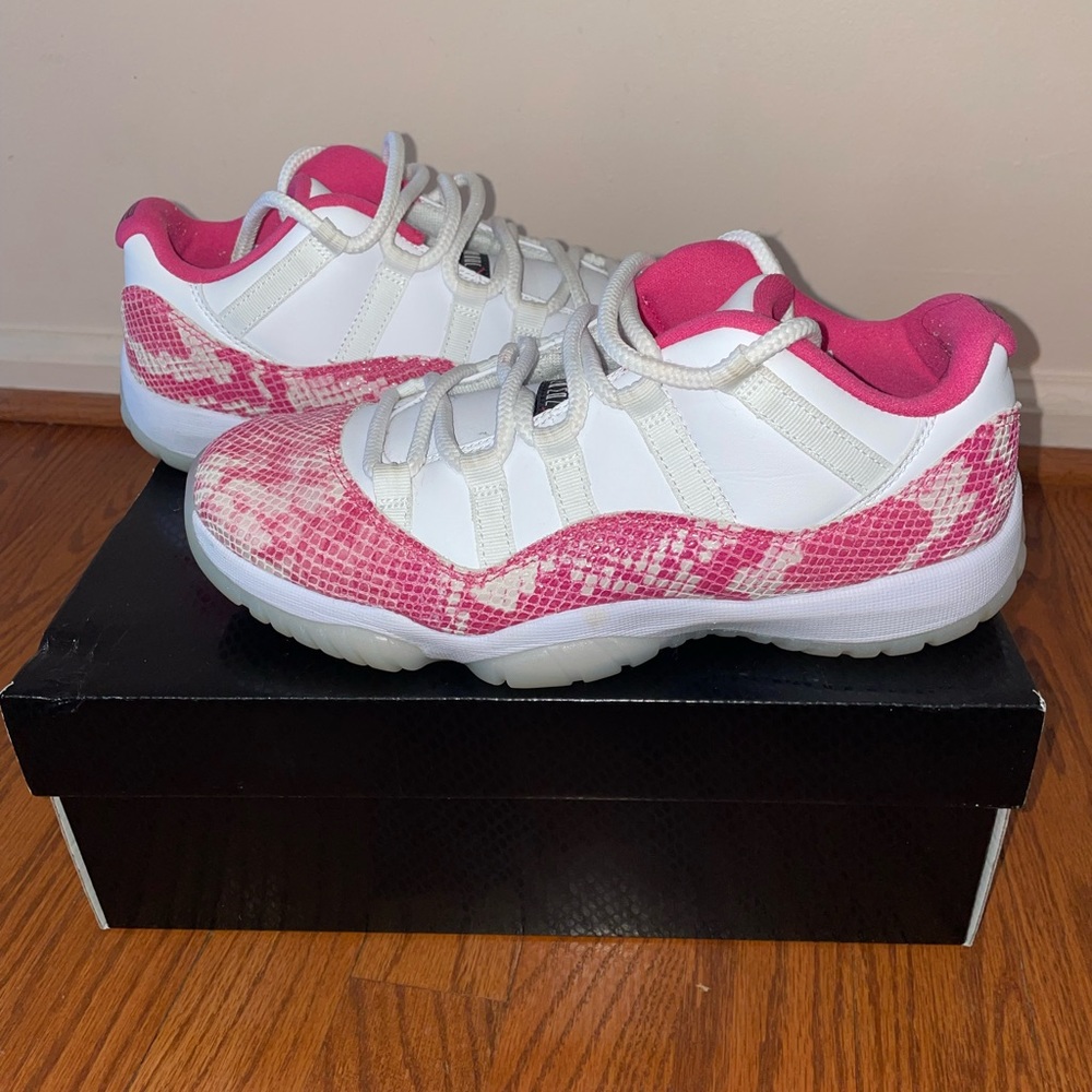 Jordan 11 Retro Low Pink Snakeskin 2019 great condition PRE OWNED SIZE 6.5 M 8 W
